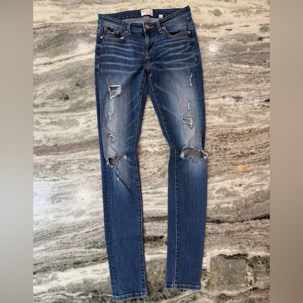 Buckle BKE Distressed Payton Skinny Jeans in Blue Size 27